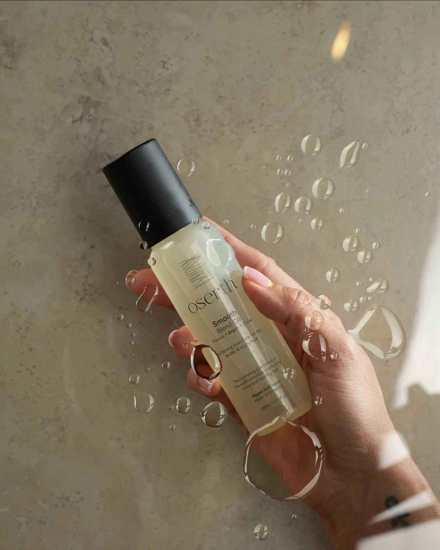 روغن ترکیبی نرم‌ کننده و ضد وز مو اوسرت Smooth Blend Oil حجم 100 میلی‌ لیتر